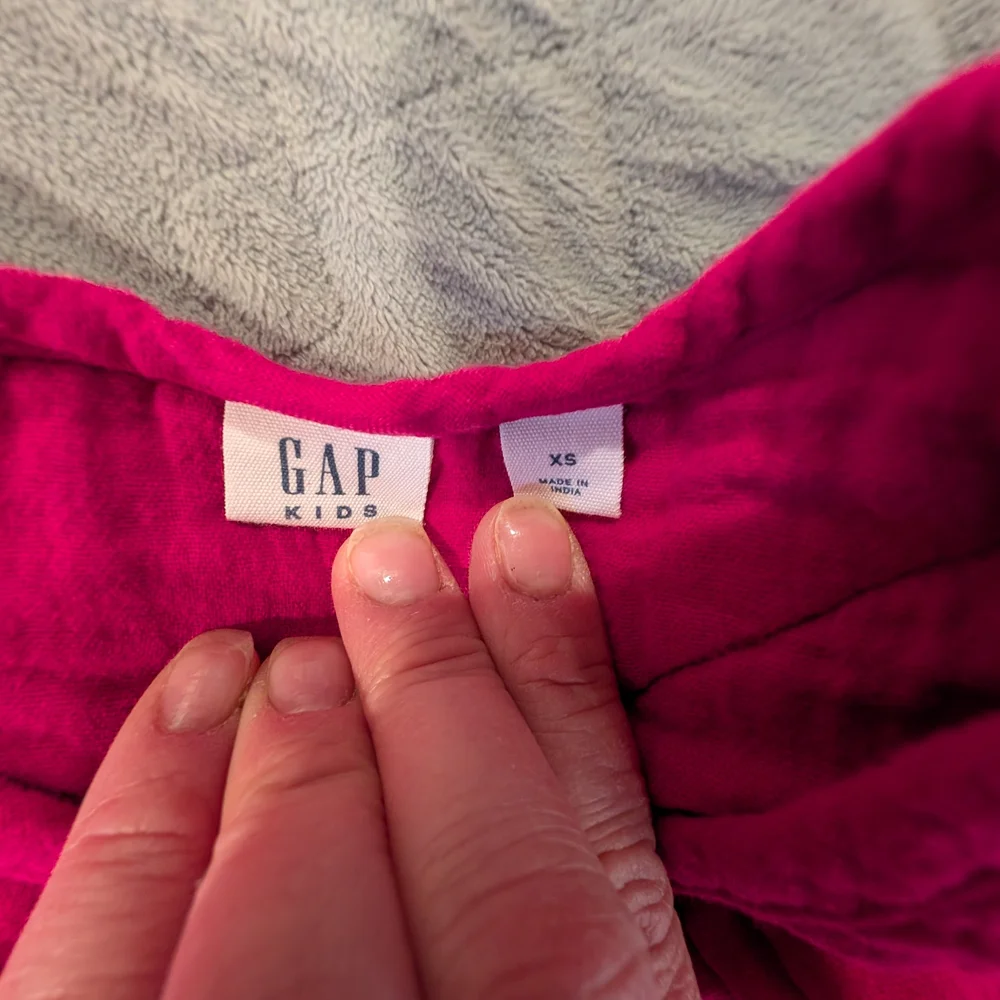 GAP Size 4 Kids Fuchsia Ruffled Kids Blouse And Jeans